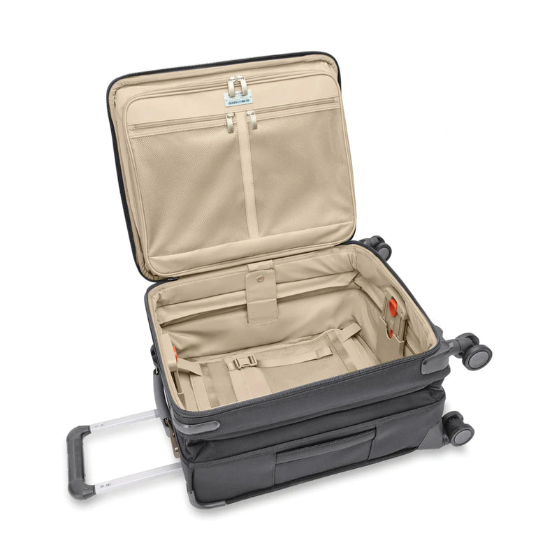 Briggs & Riley Baseline Large Expandable Spinner