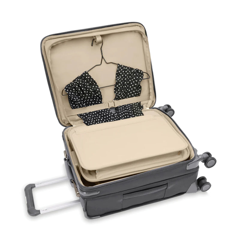 Briggs & Riley Baseline Medium Expandable Spinner