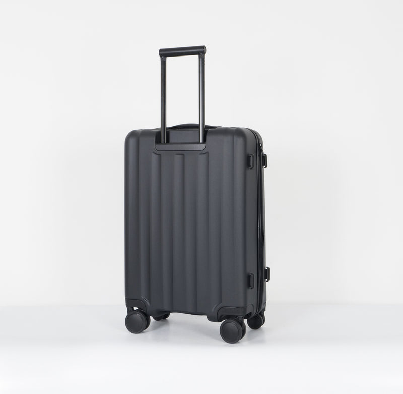 Verage© Greenwich II 25" Medium Hardside Expandable Spinner Luggage