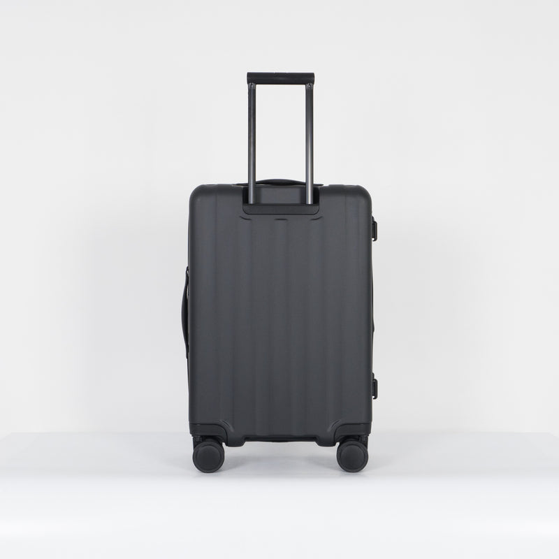 Verage© Greenwich II 25" Medium Hardside Expandable Spinner Luggage